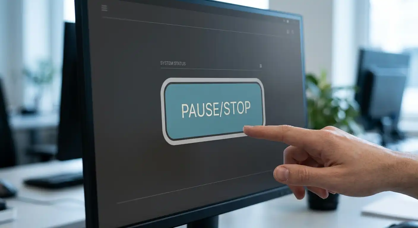 Deutlich sichtbare Stopp-Schaltfläche auf einer neutralen Spieloberfläche am Bildschirm